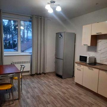 Буча, Михайловського 64. Поряд Бучанський парк.