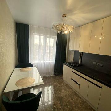 Продам двухкомнатную чешку с евроремонтом