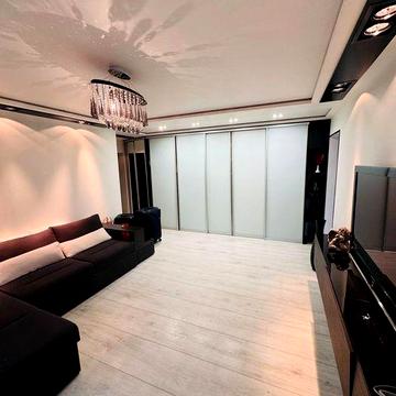 Продається 3- к  квартира з сучасним ремонтом,меблями та технікою