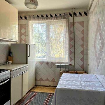 Сдам  двухкомнатную крартиру на Малиновского