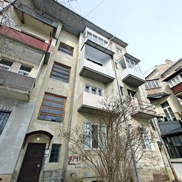 Оренда велика квартира в центрі міста.