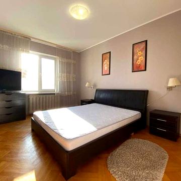 Простора 2 кімнатна квартира неподалік Ретровіль на Виноградарі