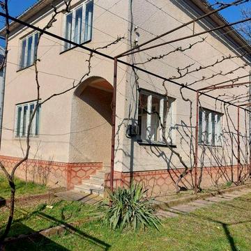 Будинок -2 поверховий м. Іршава
