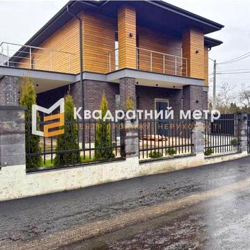 Продаж будинків у котеджному містечку в м. Київ, поруч з лісом