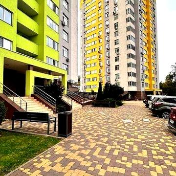 ЖК Відрадний, вул.Віталія Скакуна ( колишня Академіка Каблукова)
Стиль