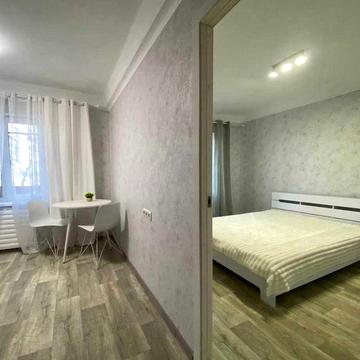 Нова 1 кімнатна квартира Оболонський район, площа Тараса Шевченка