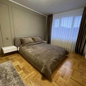 5 кімнатна квартира