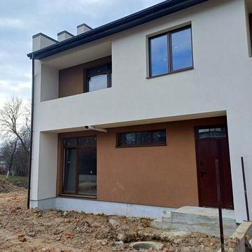 ЗБУДОВАНИЙ,ГОТОВИЙ ДО РЕМОНТУ,котедж у Оброшино,поруч лісу!Без комісії