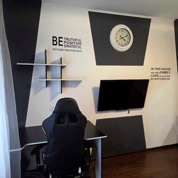 Продам двохкімнатну квартиру по Чехова, 82.