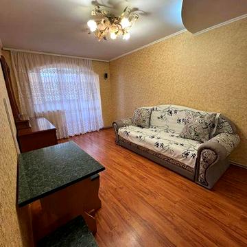 2 кімнатна квартира, вул. Коротченко. 2 поверх.