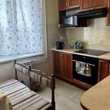 Здам 2к квартиру на Червоної Калини