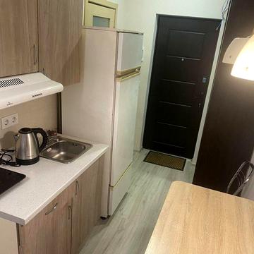 Продам Гостинку 10 мин до метро Защ Украины или Спортивная