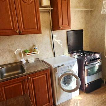 Здам 2-кімнатну на площі Миру