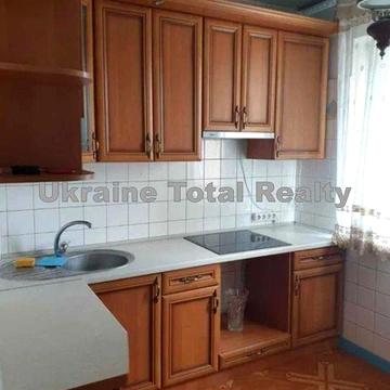 ТРОЕЩИНА! 2 кімнатна квартира 60м2! Вулиця Закревського 47-А