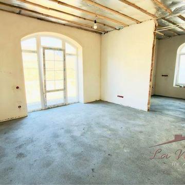 Продаж великоі 3 кімнатноі квартири. Під ключ. Мазепи (депот)