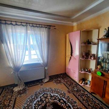 Продам 2-х этажный дом в Нерубайском на 17 сотках земли