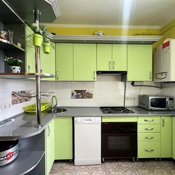 3к квартира з ремонтом на Леонтовича