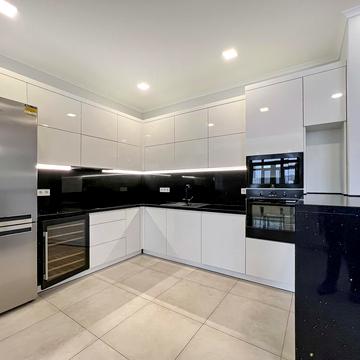 Гоголівська вул., 14