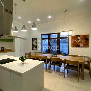 Стильний Квітки -Основяненка Голосіївський Печерськ Центр 10хв