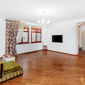 Павлівська вул., 18