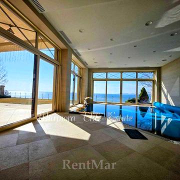 Комфортный дизайнерский дом с прямым видом на море! Сосновый берег