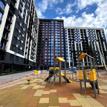 Продається 2 кім. квартира 2 поверх, 64 м2 в сучасному ЖК біля річки!!