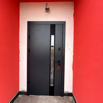 Окрема квартира в центрі Гостомеля з підвалом просторим!