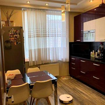 В продаже 3-к с евроремонтом,  на Генуэзской, редкий метраж. ЖК Гольфстрим