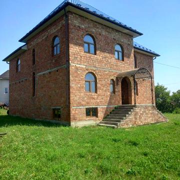 Продам
2х пов будинок +цокольний пов.
Сторожинецький район,с.Заволока