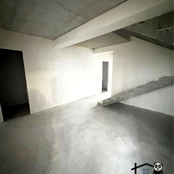 Продається 2-рівнева квартира