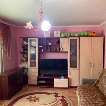 Продається 3 кімнатна квартира на дві сторони м.Дунаївці