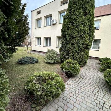 Оренда  2х поверхового будинку на Сихові  ( р-н  Шувару