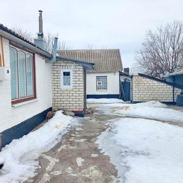 Продам добротный дом в пгт. Малиновка