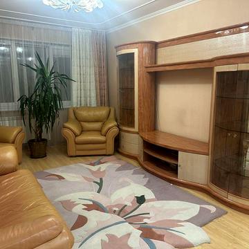 Продам 3и кімнатну квартиру. Мікрорайон Дачний