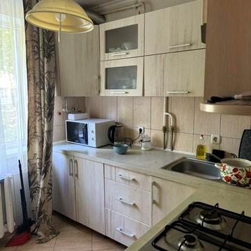 2кімнатна в центрі біля Панорами Плази