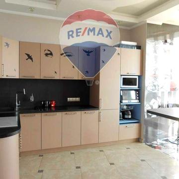 Без комісії. Пентхаус з терасою, 130м2, метро. Є світло, вода, ліфт. ЖК вул. Гната Хоткевича, 8