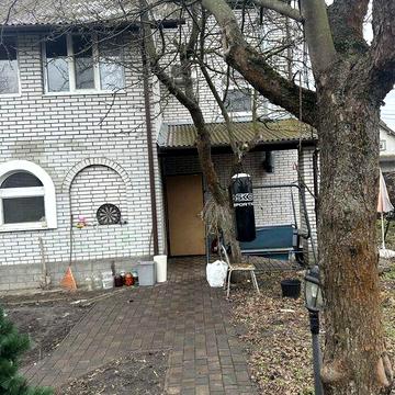 Аренда дома 1200 метров от метро