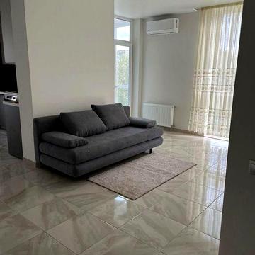 Оренда квартири в новобудові+парко місце і тераса власник