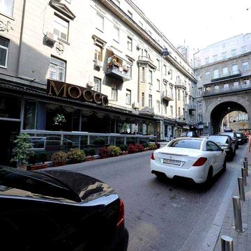 БЕЗ%! Оренда Комфортної 3-х Кімнатної Квартири в Пасажі ! Хрещатик