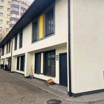 Таунхаус (котедж) в престижному районі міста, практично в центрі