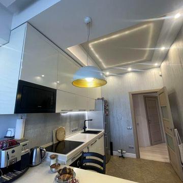 Три спальні. Сучасний стильний ремонт. Дві гардеробні. Фонтан.