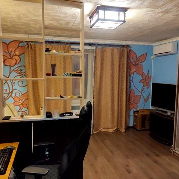 Продається 1-кімнатна квартира в центрі.