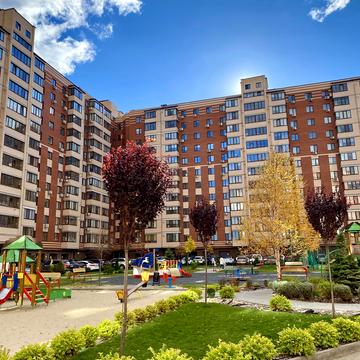 Володимирська вул., 1