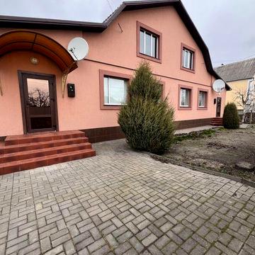 Продаж будинку на Саєнка