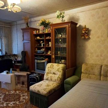 Продам 1-к квартиру в центрі Залютине (5/9 поверх, 36 м²)