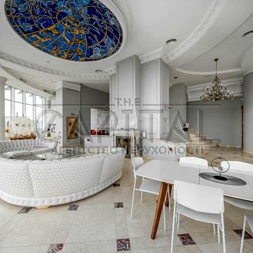 Аренда двухуровневого видового пентхауса в центре Киева, Печерск