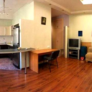 Продам квартиру в центрі міста!