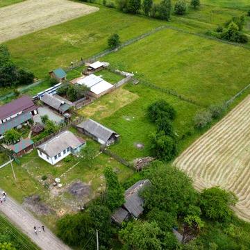 Продаж сімейного бізнесу з двома житловими будинками та 3 га землі!