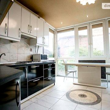 Довгострокова оренда 4к Квартира Кравцова провулок