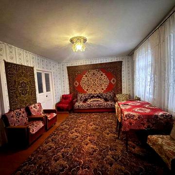 Здається 3-х кімнатний будинок у Старому місті, все є для життя, ВПО +